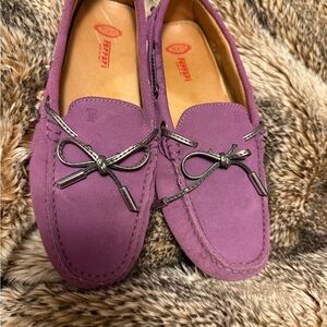 Tod’s Laccetto Ferrari Purple Suede Loafers Drivers with Bow Detail